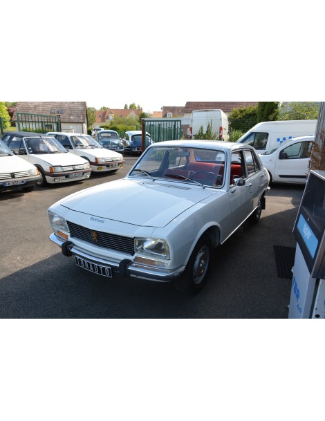 PEUGEOT 504 BERLINE DE 1970