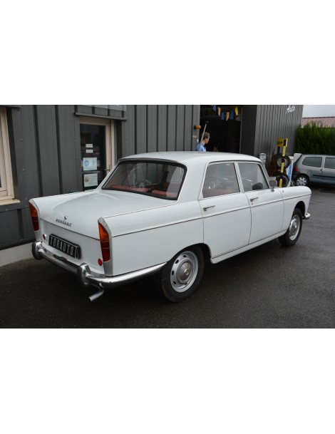 PEUGEOT 404 BERLINE DE 1965