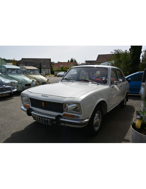 PEUGEOT 504 BERLINE DE 1970