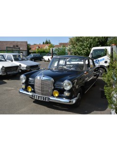 MERCEDES W110 190C DE 1962